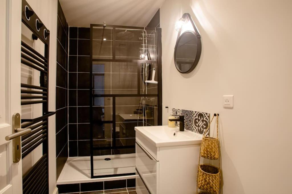 Quiet Apartment, Lively Area,next To Eiffel Tower. Appartement *